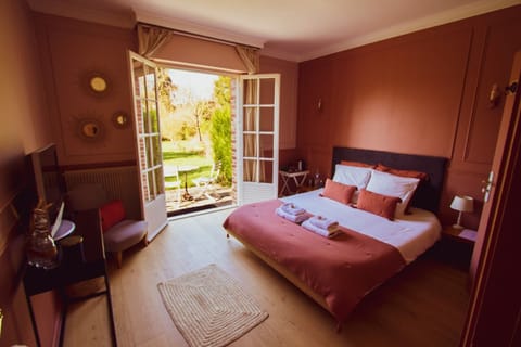 Deluxe Double Room | Iron/ironing board, free WiFi