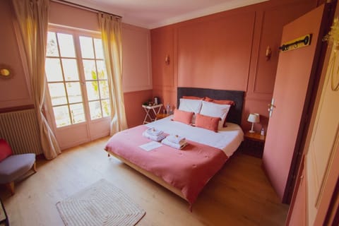 Deluxe Double Room | Iron/ironing board, free WiFi