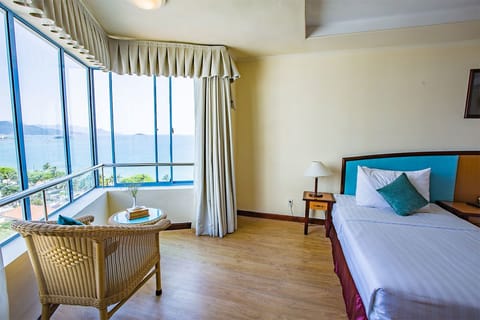 Sea view Superior | Minibar, in-room safe, desk, free WiFi