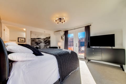 Premium Room | Premium bedding, memory foam beds, minibar, individually decorated