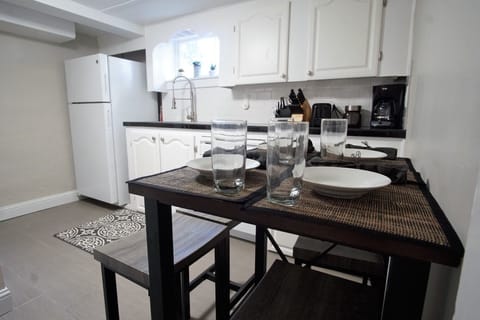Apartment, Multiple Beds, Kitchen, Garden View (915 23rd St Lower) | Private kitchen | Fridge, microwave, oven, stovetop