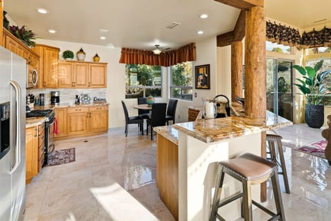 Stunning Chef`s Kitchen