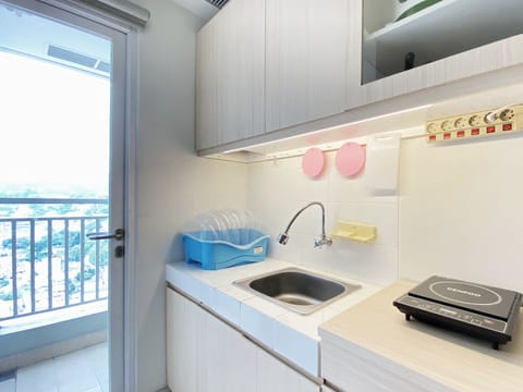 Apartment, 2 Bedrooms | Private kitchen | Fridge, stovetop, cookware/dishes/utensils