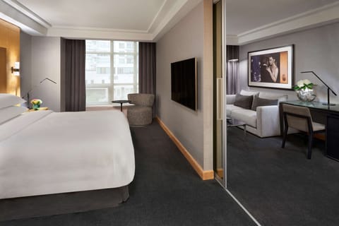 Executive King Suite | Frette Italian sheets, premium bedding, down comforters, in-room safe
