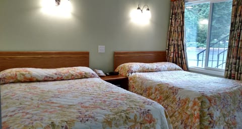 Standard Room, 2 Double Beds, Non Smoking | Desk, blackout drapes, free WiFi, alarm clocks