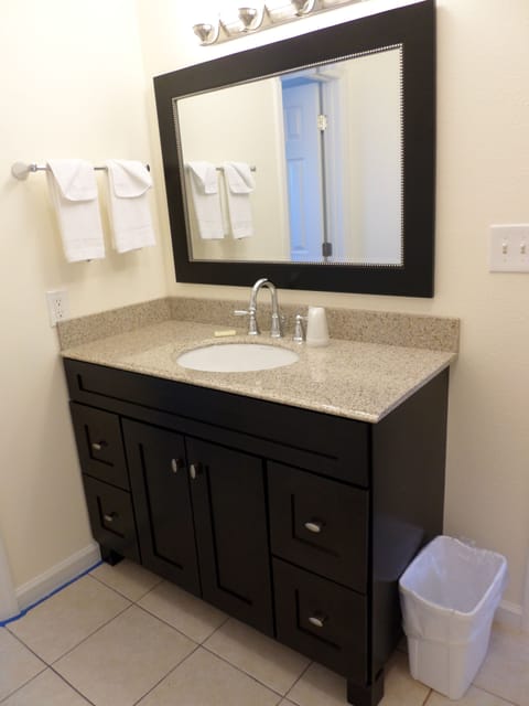 Standard Room | Bathroom sink