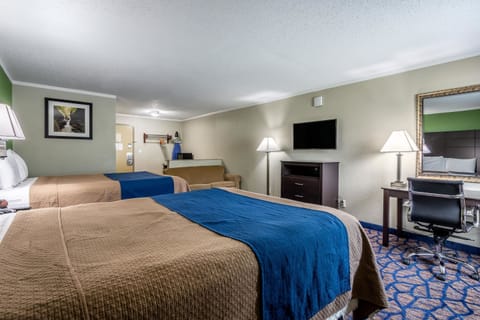 Suite, Non Smoking | In-room safe, desk, iron/ironing board, free cribs/infant beds