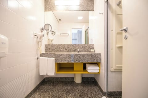 Premier Double Room | Bathroom | Shower, eco-friendly toiletries, hair dryer, towels