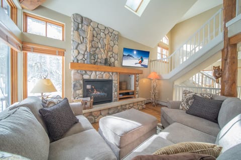 Gorgeous vacation townhouse at Starfire!