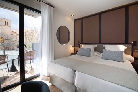 Double Room, Balcony | Premium bedding, down comforters, memory foam beds, minibar
