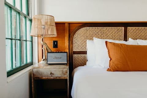 Deluxe Suite | Premium bedding, pillowtop beds, individually decorated