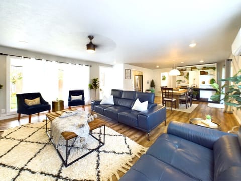 This bright and stylish open living space is perfect for making memories!