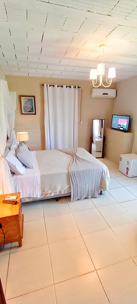 Standard Triple Room | Minibar, free WiFi, bed sheets