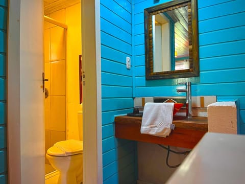 Deluxe Cabin, Jetted Tub | Bathroom | Hair dryer, bathrobes, towels, soap