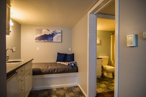 Room, Private Bathroom (INGA - #105) | Living area | TV