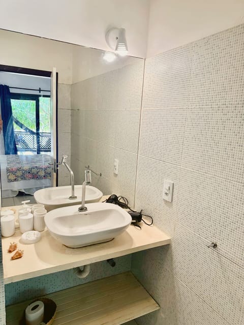 Deluxe Double Room | Bathroom | Hair dryer, towels, soap, toilet paper