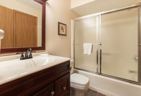 Condo, 1 Bedroom | Bathroom | Towels