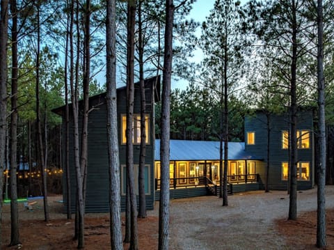 Welcome to our totally new construction 5 bedroom luxury cabin that comfortably sleeps 22. Perfect for multiple families,  corporate retreats, or clubs to get away from the bustle of life and