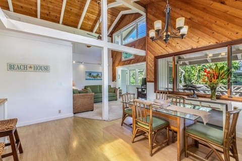 House, 2 Bedrooms | Private kitchen | Fridge, oven, coffee/tea maker, toaster