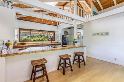 House, 2 Bedrooms | Private kitchen | Fridge, oven, coffee/tea maker, toaster