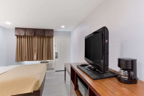 Standard Double Room, 2 Double Beds, Non Smoking | Premium bedding, down comforters, Tempur-Pedic beds, laptop workspace