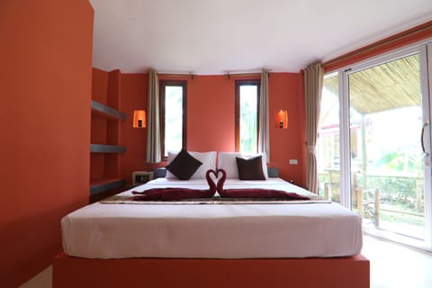 7. Papillon Emeraude | Free minibar items, in-room safe, free WiFi, bed sheets