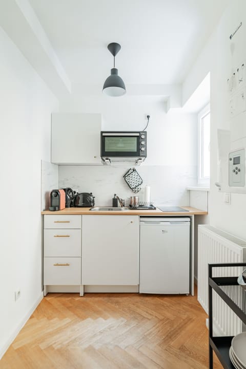 Apartment, Balcony (4) | Private kitchen | Full-size fridge, oven, stovetop, espresso maker