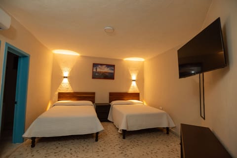 Business Room | Premium bedding, free WiFi, bed sheets