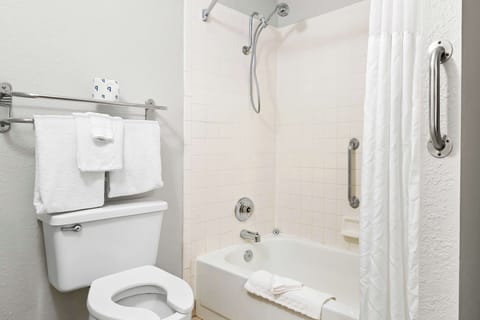 Standard Room, 2 Double Beds, Accessible, Ground Floor | Bathroom | Combined shower/tub, free toiletries, hair dryer, towels