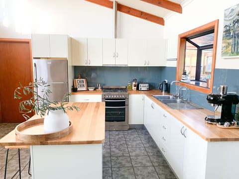 The fully equipped kitchen has everything you need to entertain with friends
