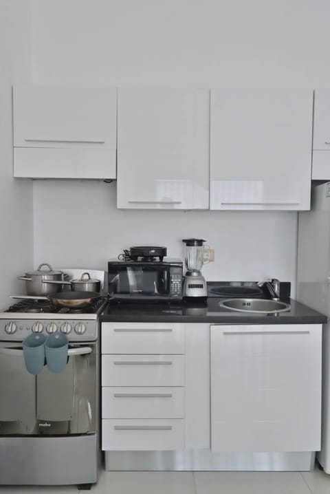 Classic Room | Private kitchen | Full-size fridge, microwave, oven, coffee/tea maker