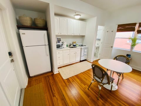 La Tortuga Suite 2 | Private kitchen | Microwave, oven, stovetop, coffee/tea maker