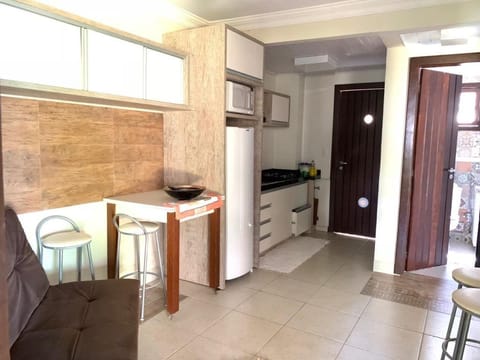 Premier House | Private kitchen | Fridge, microwave, oven, cookware/dishes/utensils