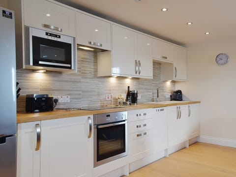 Kitchen | Creagan Na Mara, Minish near Lochmaddy, Isle of North Uist