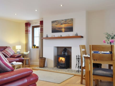 Living room/dining room | Creagan Na Mara, Minish near Lochmaddy, Isle of North Uist