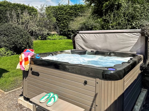 Jacuzzi | Foxes Reach, Catbrook, near Tintern