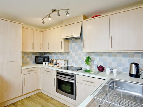 Well equipped kitchen | 15 Belvedere Court, Paignton