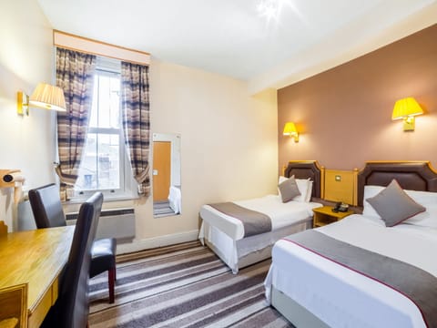 Standard Twin Room | Desk, iron/ironing board, free WiFi, bed sheets