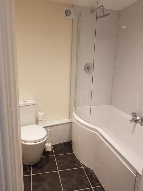 Standard Double Room 6 | Bathroom | Shower