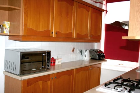 Family Apartment, 2 Bedrooms, Kitchen | Private kitchen | Fridge, coffee/tea maker, electric kettle