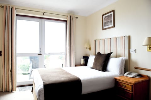 Double Room with Balcony & Sea View | Desk, iron/ironing board, free WiFi, bed sheets