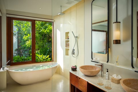 Private Pool Deluxe Villa - 3 Bedrooms | Bathroom | Separate tub and shower, deep soaking tub, rainfall showerhead