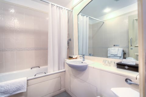 Twin or Family Room with Seaview | Bathroom | Free toiletries, hair dryer, towels