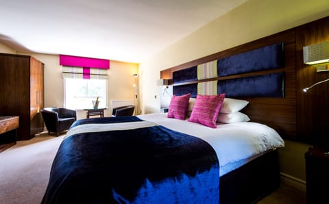 Business Double Room, 1 King Bed | Egyptian cotton sheets, hypo-allergenic bedding, pillowtop beds, desk