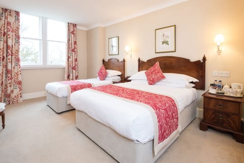 Family Twin Room | Premium bedding, individually decorated, individually furnished, desk