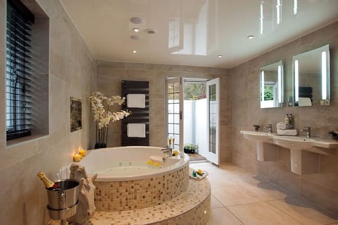 Suite (The Acacia) | Bathroom | Designer toiletries, hair dryer, bathrobes, towels