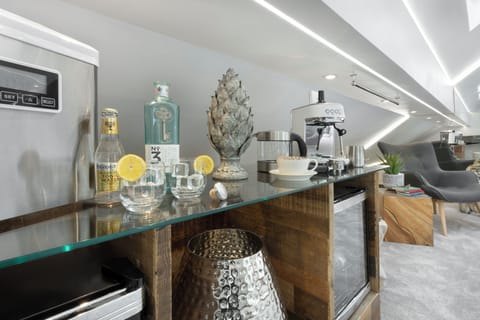 Deluxe Double Room | Hypo-allergenic bedding, iron/ironing board, free WiFi, bed sheets