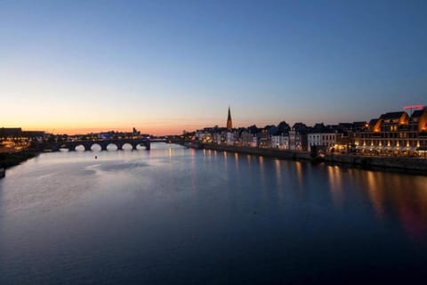 Region [summer] (&gt;5 km)