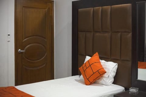 Deluxe Twin Room | Desk, free WiFi, bed sheets