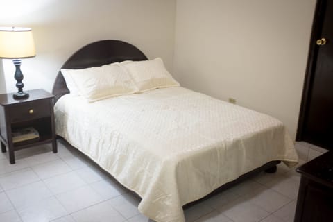 Standard Room, 1 Double Bed | In-room safe, free WiFi, bed sheets